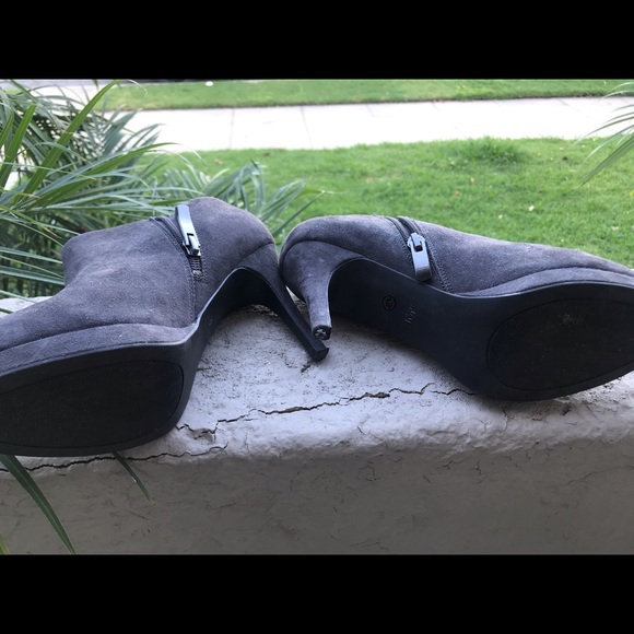 Liz clairbone 6 1/2 shirt boots - Picture 3 of 4